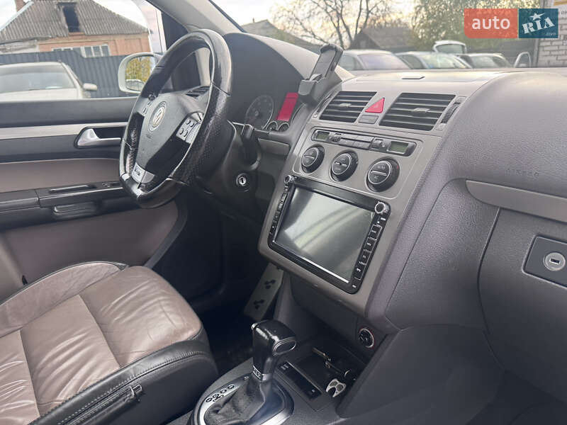 Минивэн Volkswagen Touran 2009 в Звенигородке