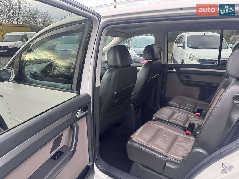 Минивэн Volkswagen Touran 2009 в Звенигородке