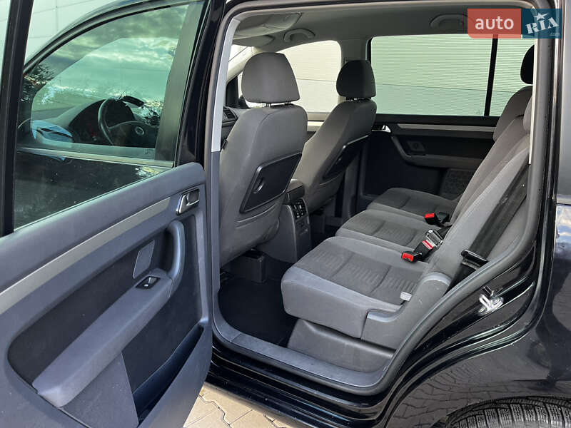 Минивэн Volkswagen Touran 2007 в Киеве