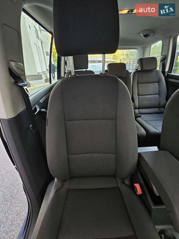 Мінівен Volkswagen Touran 2010 в Києві фото 14 Мінівен Volkswagen Touran 2010 в Києві