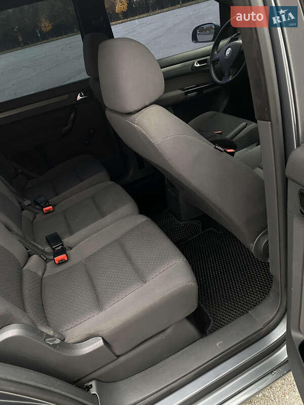 Минивэн Volkswagen Touran 2006 в Львове фото 24 Минивэн Volkswagen Touran 2006 в Львове