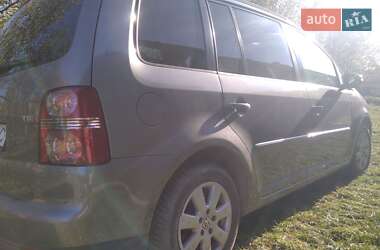 Минивэн Volkswagen Touran 2009 в Каменец-Подольском