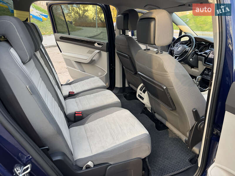 Микровэн Volkswagen Touran 2019 в Кропивницком фото 19 Микровэн Volkswagen Touran 2019 в Кропивницком