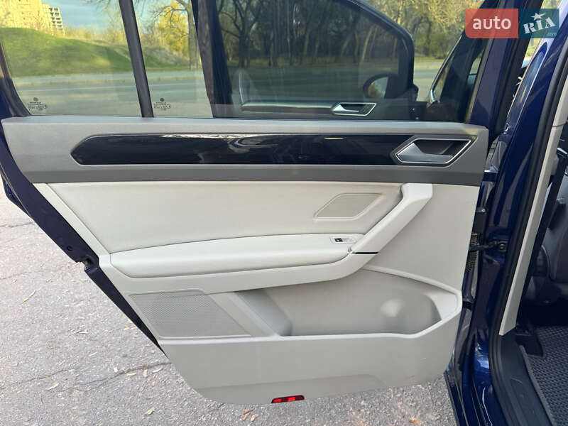Микровэн Volkswagen Touran 2019 в Кропивницком фото 22 Микровэн Volkswagen Touran 2019 в Кропивницком