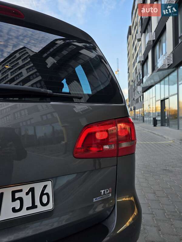 Мінівен Volkswagen Touran 2011 в Хмельницькому