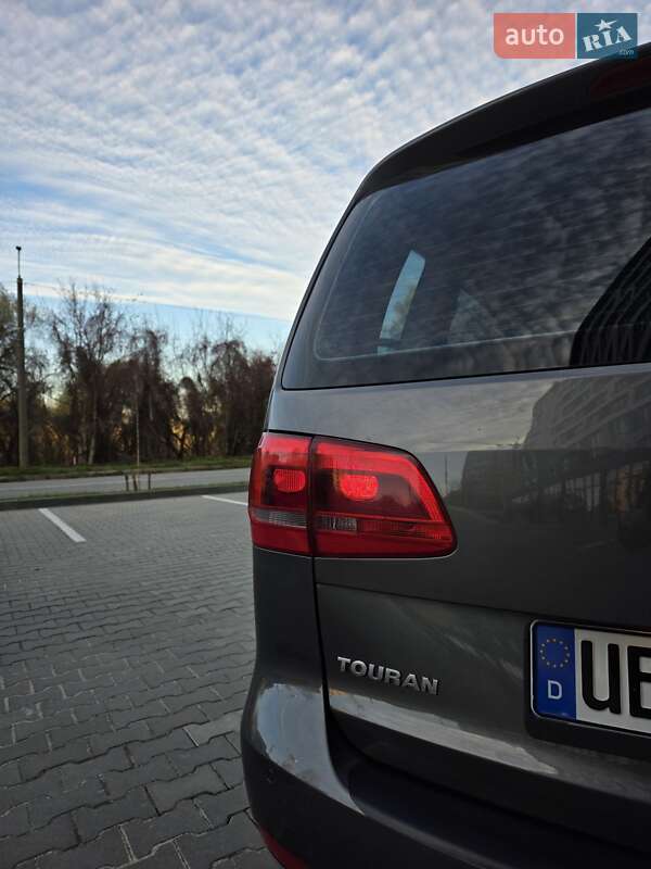 Мінівен Volkswagen Touran 2011 в Хмельницькому