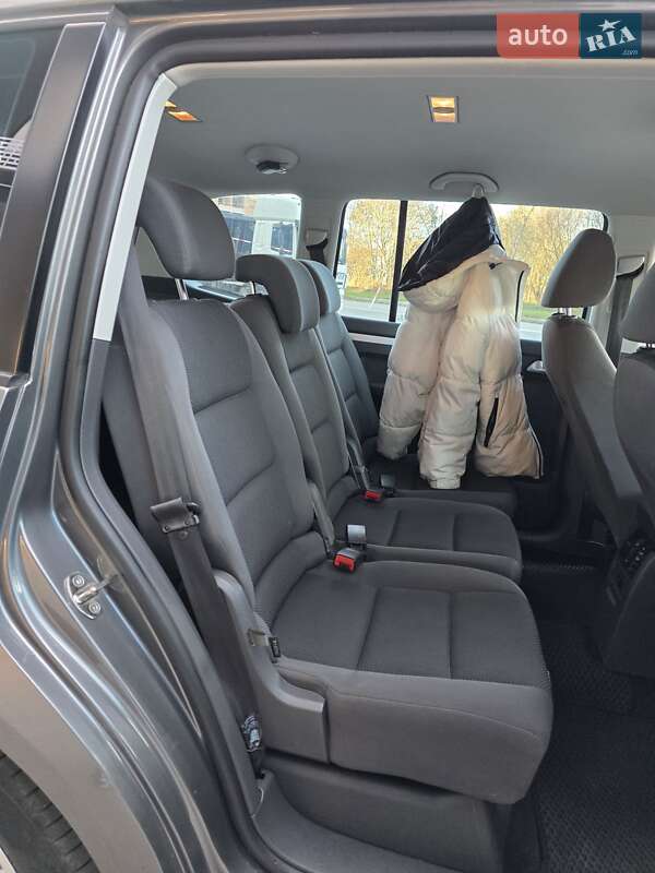 Мінівен Volkswagen Touran 2011 в Хмельницькому