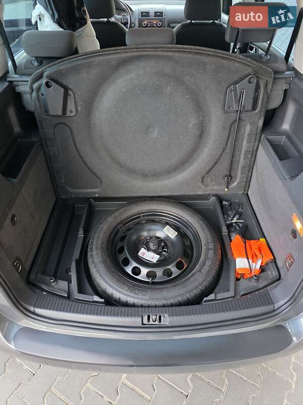 Мінівен Volkswagen Touran 2011 в Хмельницькому