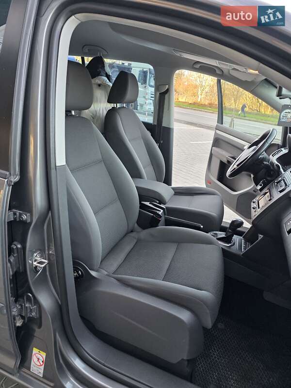 Мінівен Volkswagen Touran 2011 в Хмельницькому