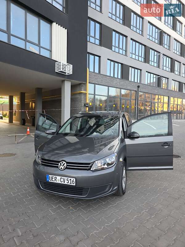 Мінівен Volkswagen Touran 2011 в Хмельницькому