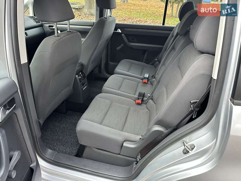 Минивэн Volkswagen Touran 2010 в Лебедине