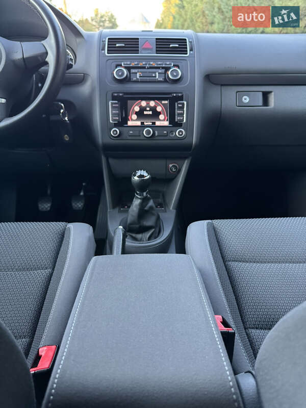 Минивэн Volkswagen Touran 2012 в Ровно