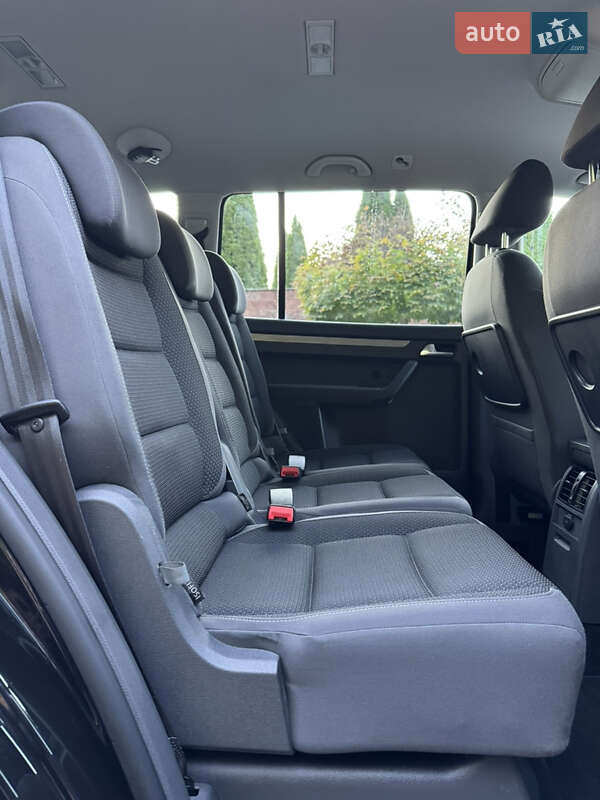 Минивэн Volkswagen Touran 2012 в Ровно