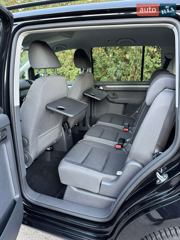 Минивэн Volkswagen Touran 2012 в Ровно