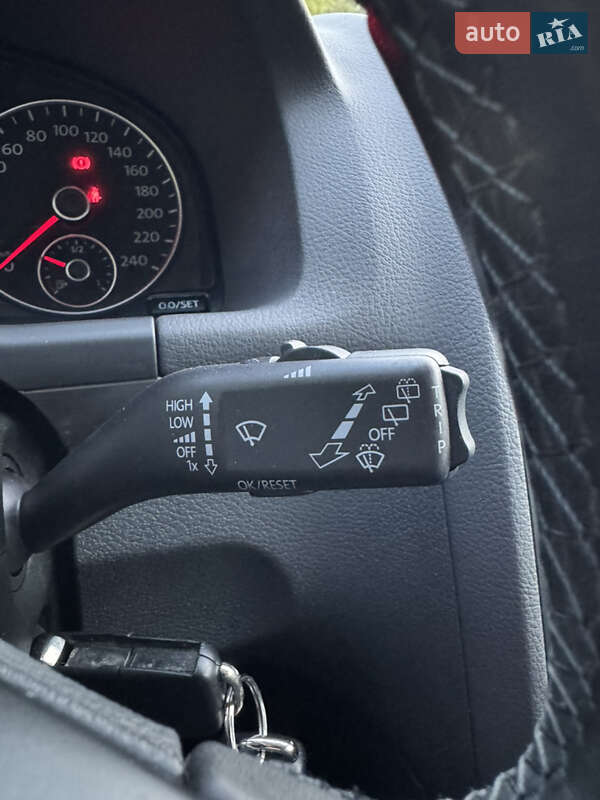 Минивэн Volkswagen Touran 2012 в Ровно