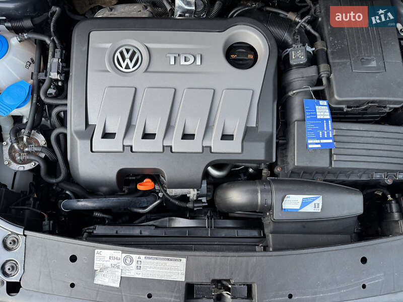 Минивэн Volkswagen Touran 2012 в Ровно