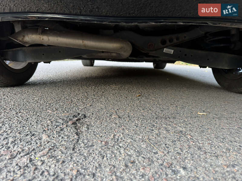 Минивэн Volkswagen Touran 2012 в Ровно