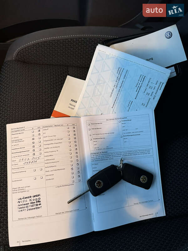 Минивэн Volkswagen Touran 2012 в Ровно