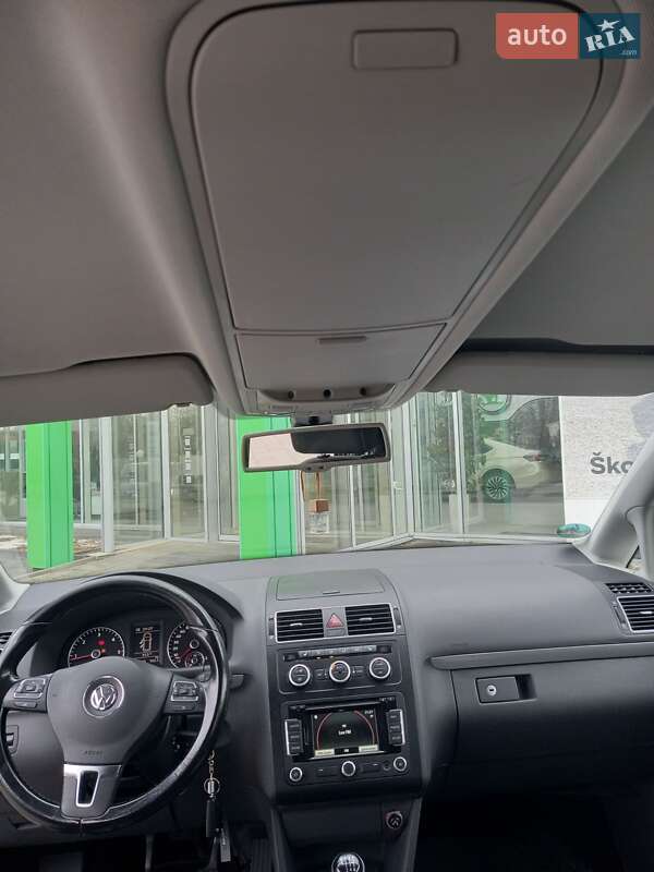 Мінівен Volkswagen Touran 2012 в Луцьку