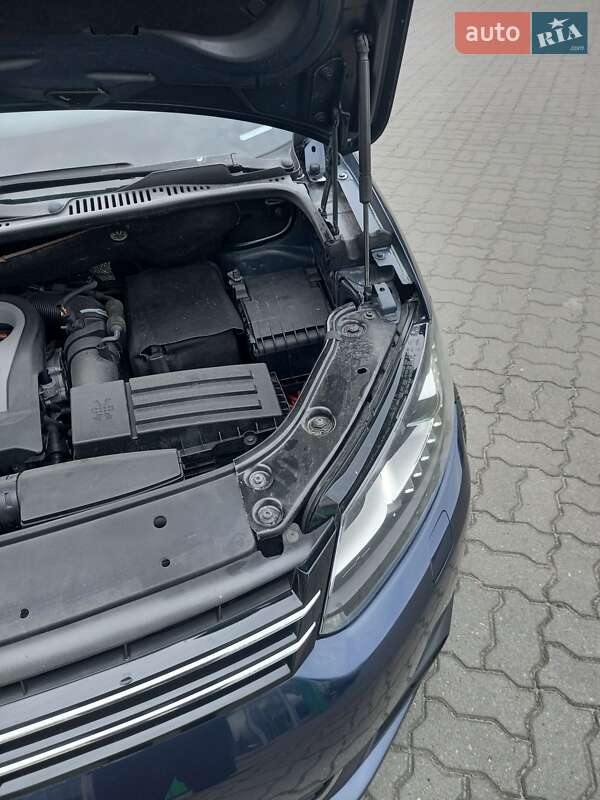 Мінівен Volkswagen Touran 2012 в Луцьку