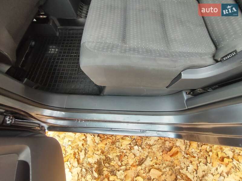 Минивэн Volkswagen Touran 2006 в Дрогобыче фото 13 Минивэн Volkswagen Touran 2006 в Дрогобыче