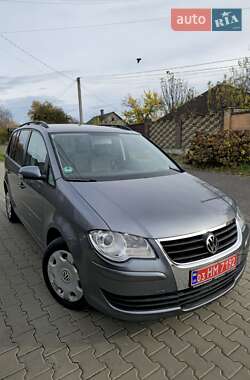 Позашляховик / Кросовер Volkswagen Touran 2007 в Луцьку