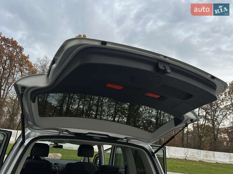 Мінівен Volkswagen Touran 2014 в Луцьку фото 112 Мінівен Volkswagen Touran 2014 в Луцьку