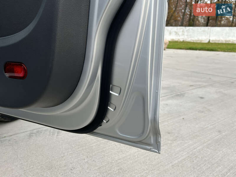 Мінівен Volkswagen Touran 2014 в Луцьку фото 117 Мінівен Volkswagen Touran 2014 в Луцьку