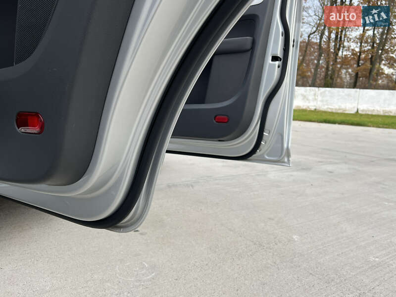 Мінівен Volkswagen Touran 2014 в Луцьку фото 127 Мінівен Volkswagen Touran 2014 в Луцьку