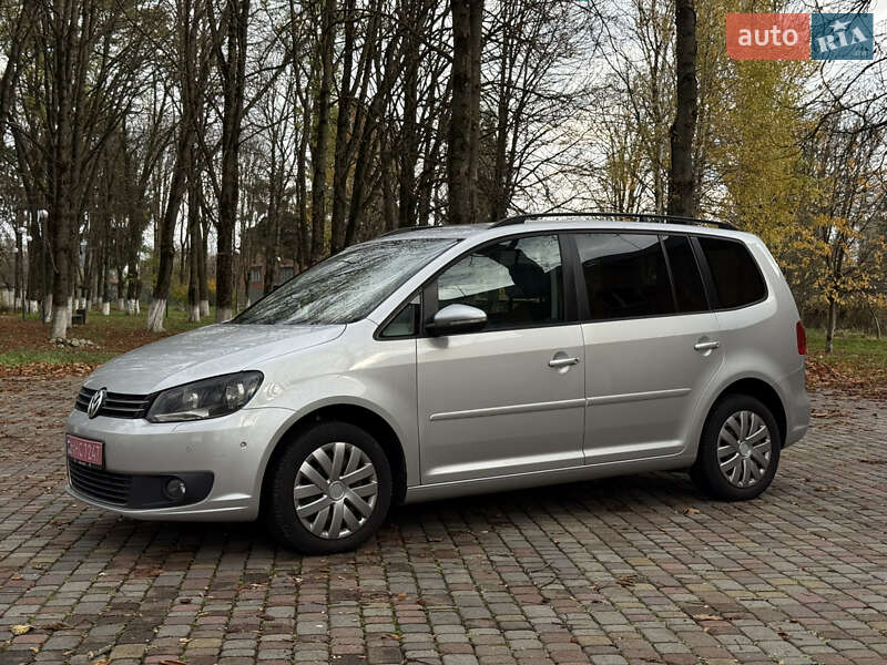 Мінівен Volkswagen Touran 2013 в Тячеві