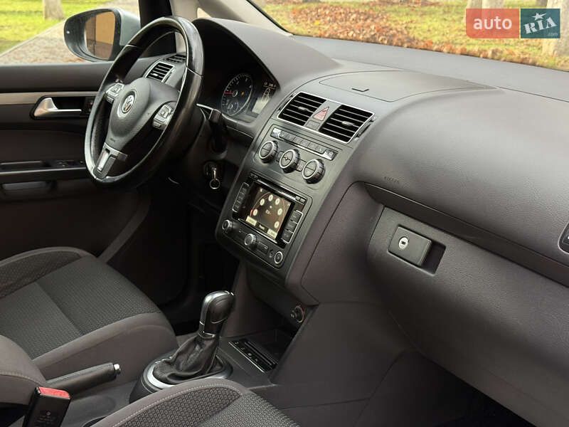 Мінівен Volkswagen Touran 2013 в Тячеві