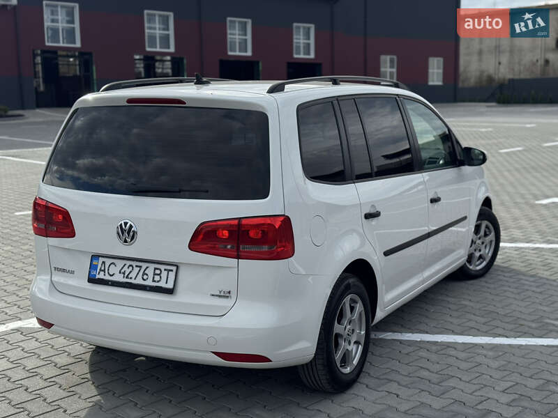 Минивэн Volkswagen Touran 2012 в Дубно