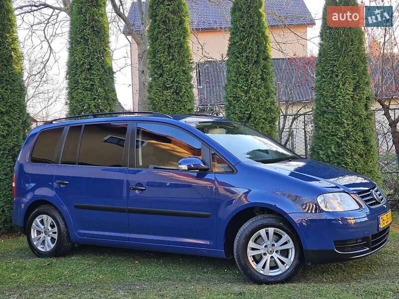 Минивэн Volkswagen Touran 2004 в Дрогобыче