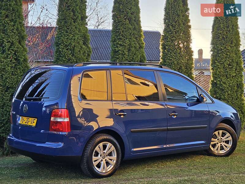 Минивэн Volkswagen Touran 2004 в Дрогобыче