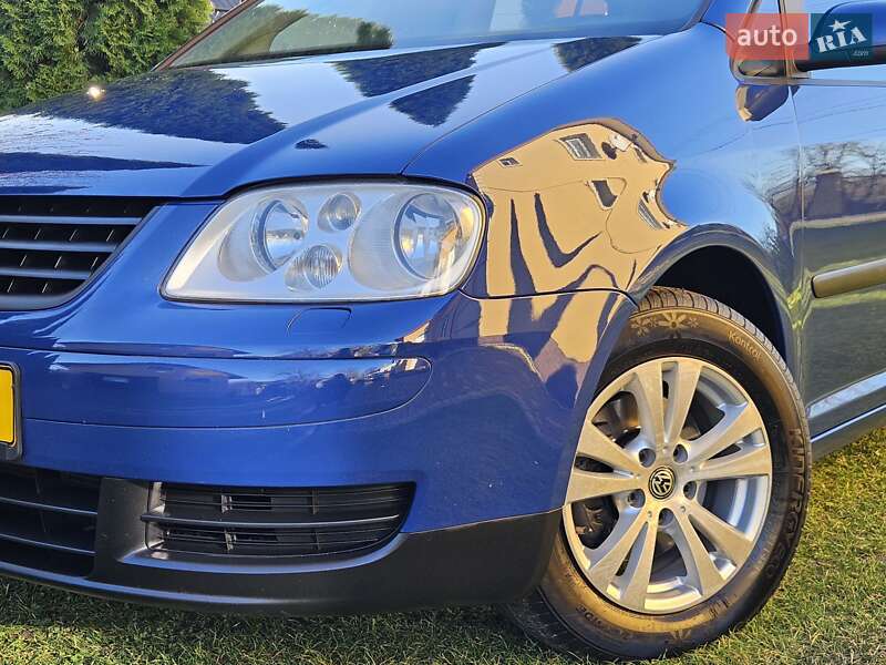 Минивэн Volkswagen Touran 2004 в Дрогобыче