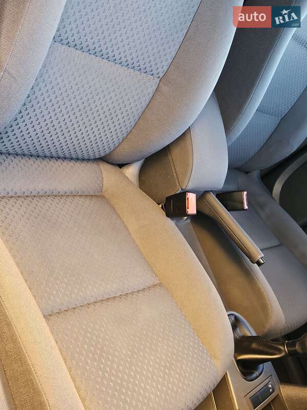 Минивэн Volkswagen Touran 2004 в Дрогобыче