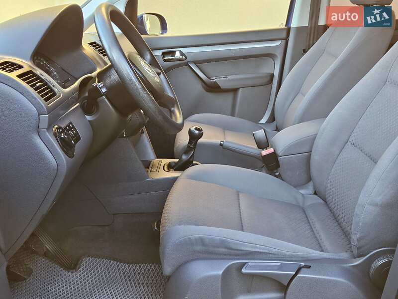 Минивэн Volkswagen Touran 2004 в Дрогобыче