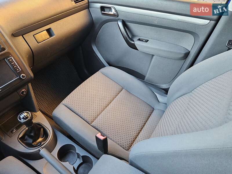 Минивэн Volkswagen Touran 2004 в Дрогобыче