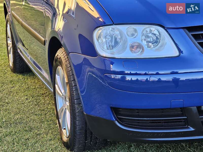 Минивэн Volkswagen Touran 2004 в Дрогобыче