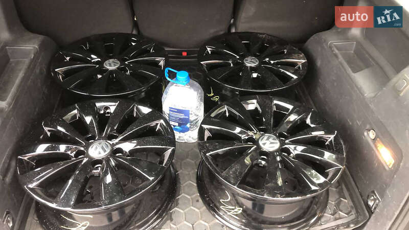 Минивэн Volkswagen Touran 2006 в Киеве