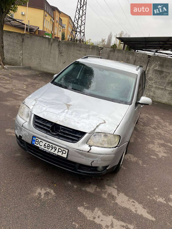 Минивэн Volkswagen Touran 2003 в Киеве