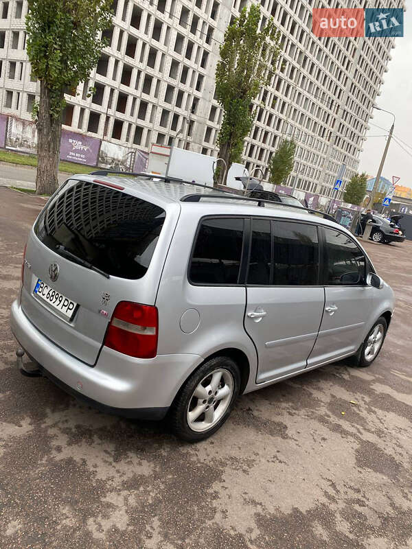 Минивэн Volkswagen Touran 2003 в Киеве