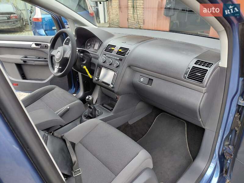 Минивэн Volkswagen Touran 2012 в Луцке фото 11 Минивэн Volkswagen Touran 2012 в Луцке