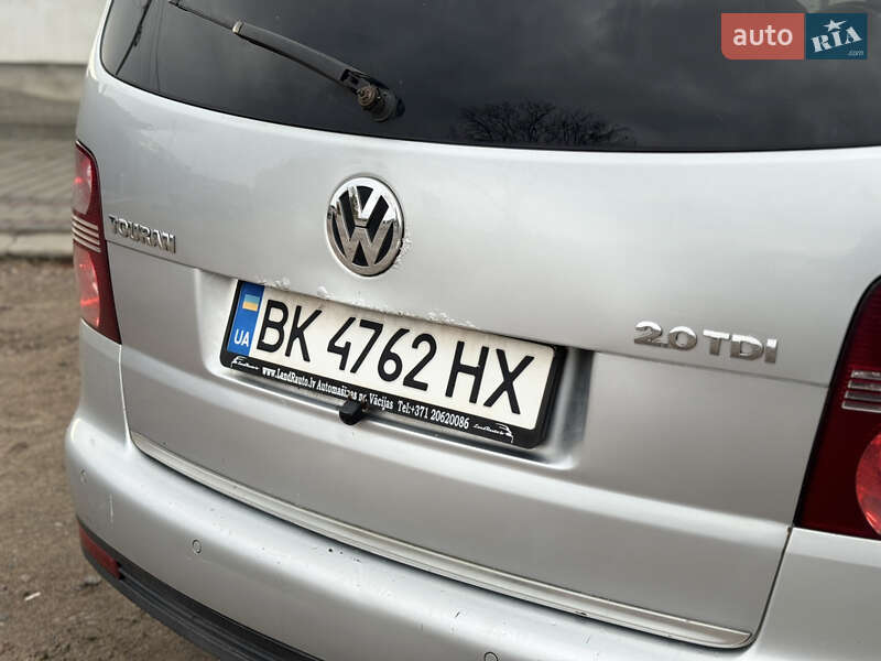 Минивэн Volkswagen Touran 2007 в Сарнах