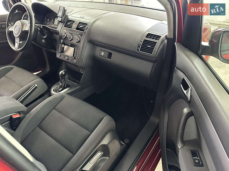 Минивэн Volkswagen Touran 2013 в Киеве