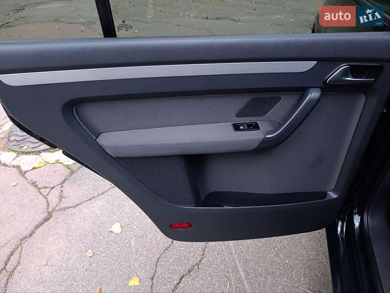 Минивэн Volkswagen Touran 2013 в Киеве фото 30 Минивэн Volkswagen Touran 2013 в Киеве