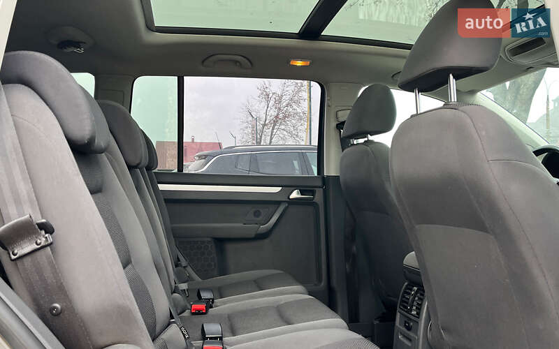 Мінівен Volkswagen Touran 2011 в Коломиї фото 24 Мінівен Volkswagen Touran 2011 в Коломиї