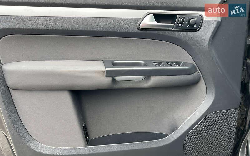 Мінівен Volkswagen Touran 2011 в Коломиї фото 26 Мінівен Volkswagen Touran 2011 в Коломиї