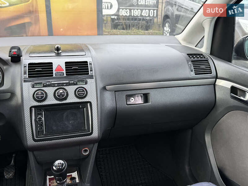Минивэн Volkswagen Touran 2006 в Стрые фото 33 Минивэн Volkswagen Touran 2006 в Стрые