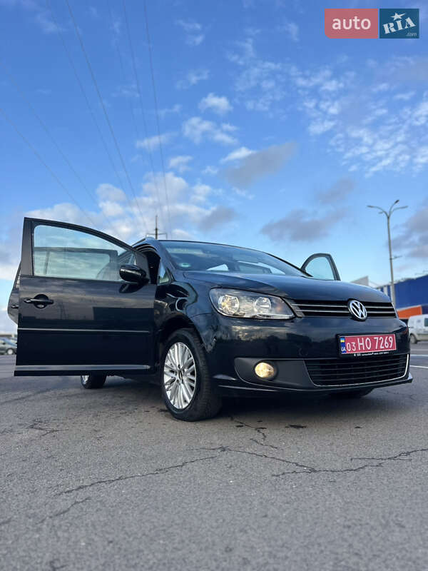 Мінівен Volkswagen Touran 2015 в Луцьку
